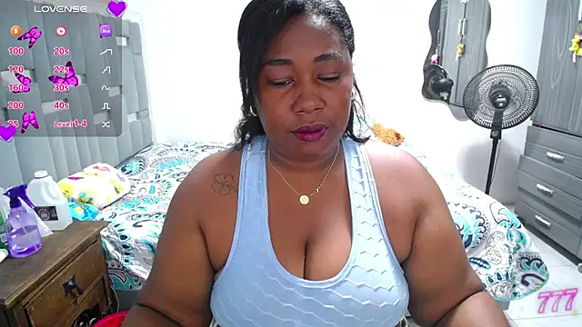 Snapshot of thickebonymilfF chatting on July 30, 6:23 am thickebonymilfF online show from July 30, 6:23 am