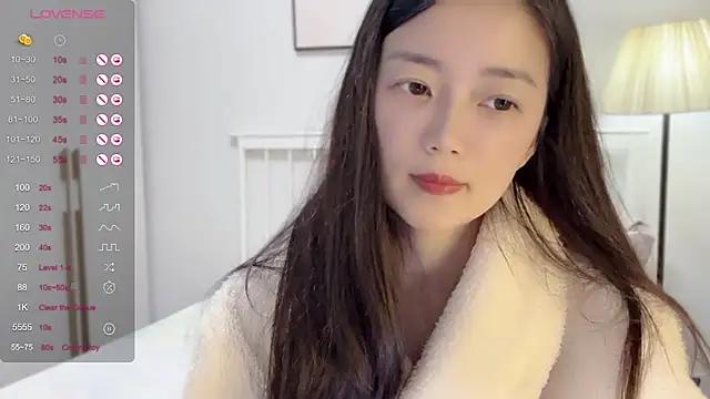 A-xena online show from February 18, 1:44 pm