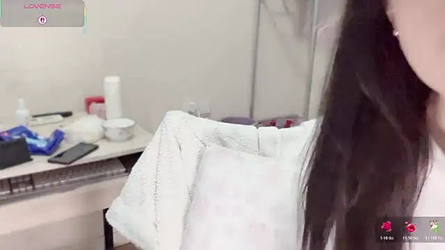 A-xena online show from November 23, 2:11 am