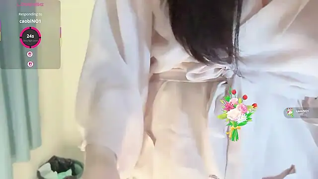 A-xena online show from December 14, 2:33 pm