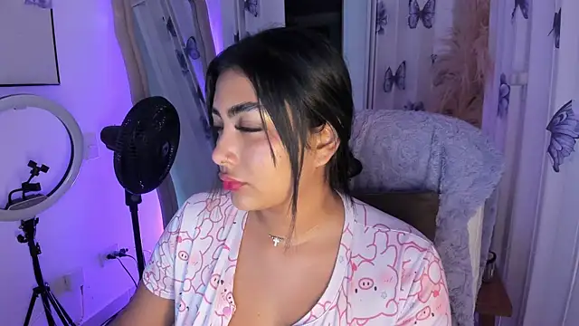 Snapshot of NatashaBrown12 chatting on June 10, 10:08 pm NatashaBrown12 online show from June 10, 10:08 pm