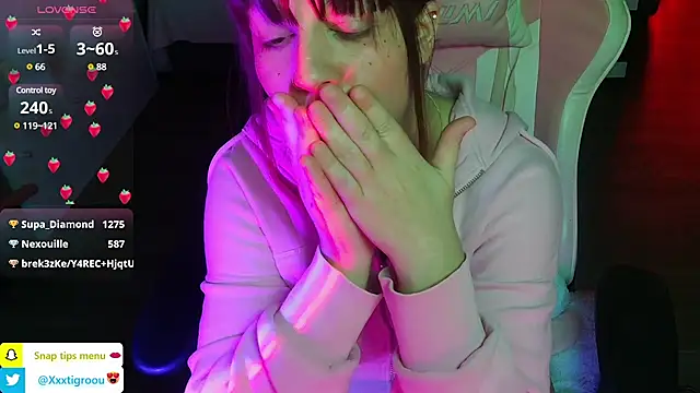 PetiteAngel666 online show from January 23, 3:05 am