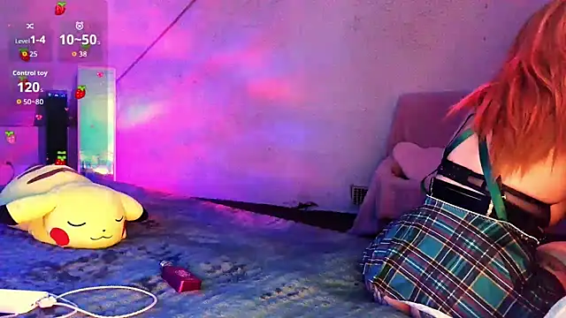 Snapshot of PetiteAngel666 chatting on May 20, 9:10 pm PetiteAngel666 online show from May 20, 9:10 pm
