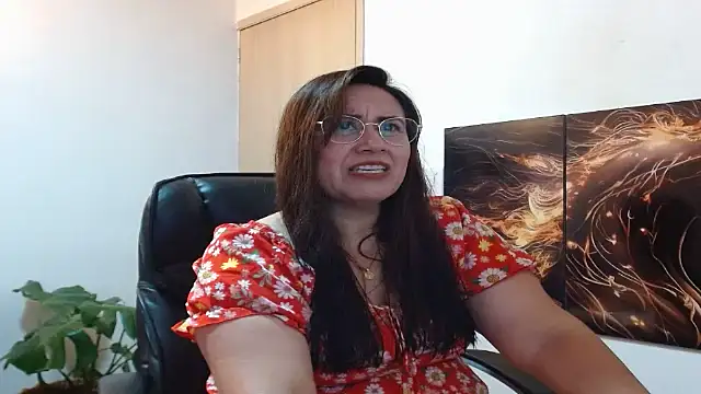 amalia brunette online show from September 18, 10:45 pm