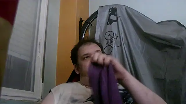 Snapshot of porkorossy chatting on May 17, 9:22 pm porkorossy online show from May 17, 9:22 pm