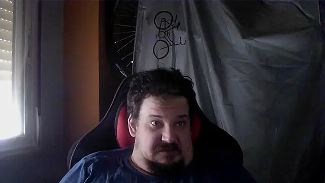 Snapshot of porkorossy chatting on June 2, 7:43 am porkorossy online show from June 2, 7:43 am
