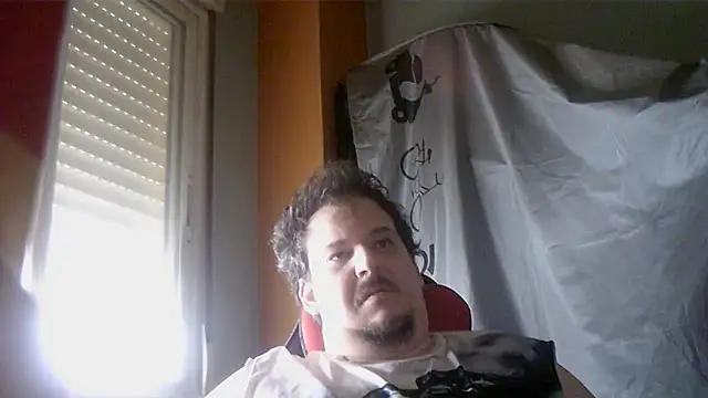 Snapshot of porkorossy chatting on June 11, 7:17 am porkorossy online show from June 11, 7:17 am
