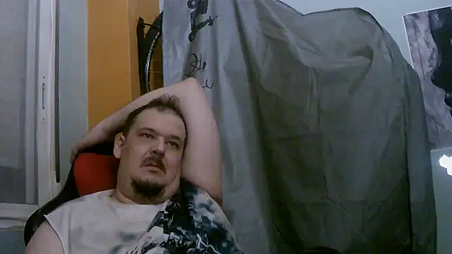 Snapshot of porkorossy chatting on July 27, 9:33 pm porkorossy online show from July 27, 9:33 pm