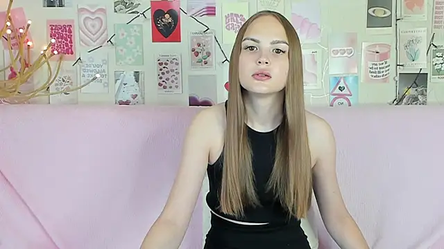 Snapshot of little_radiant_sun chatting on June 17, 7:33 am little radiant sun online show from June 17, 7:33 am