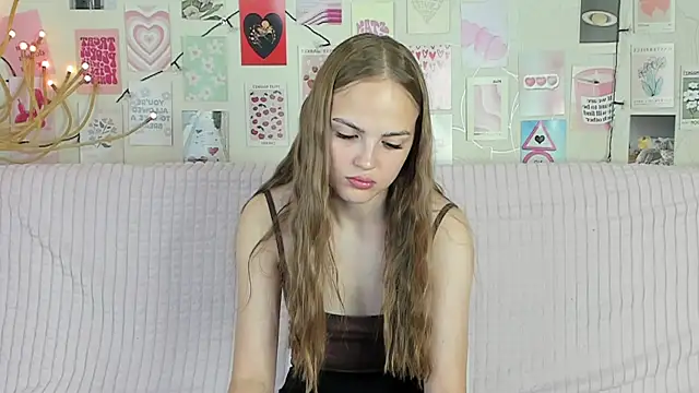 Snapshot of little_radiant_sun chatting on July 11, 8:39 am little radiant sun online show from July 11, 8:39 am