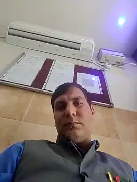 Snapshot of ZIMMY25 chatting on February 28, 8:53 am ZIMMY25 online show from February 28, 8:53 am