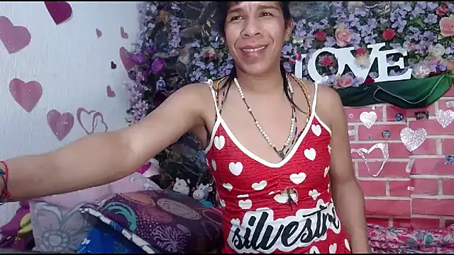 Snapshot of DesireDirtyTS__ chatting on May 3, 11:27 am DesireDirtyTS online show from May 3, 11:27 am