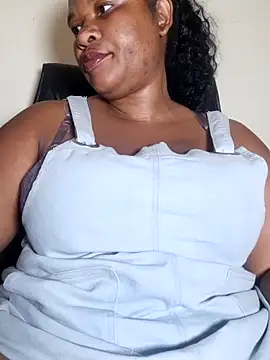 Snapshot of Bootyliciousbbw12 chatting on May 4, 6:42 am Bootyliciousbbw12 online show from May 4, 6:42 am