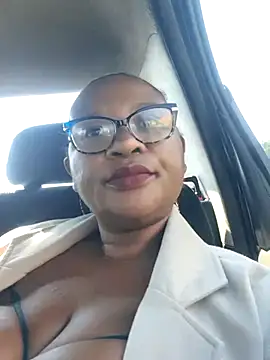 Snapshot of Bootyliciousbbw12 chatting on July 14, 10:32 am Bootyliciousbbw12 online show from July 14, 10:32 am