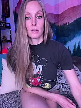 ItsDanniG online show from February 9, 7:18 pm