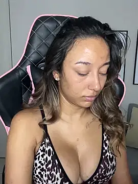 DianaHopson online show from February 1, 10:37 am