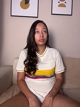 Snapshot of DianaHopson chatting on July 7, 11:03 am DianaHopson online show from July 7, 11:03 am