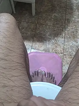 Snapshot of surfer_fun29 chatting on March 13, 3:44 am surfer fun29 online show from March 13, 3:44 am