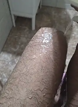 Snapshot of surfer_fun29 chatting on October 13, 6:24 am surfer fun29 online show from October 13, 6:24 am