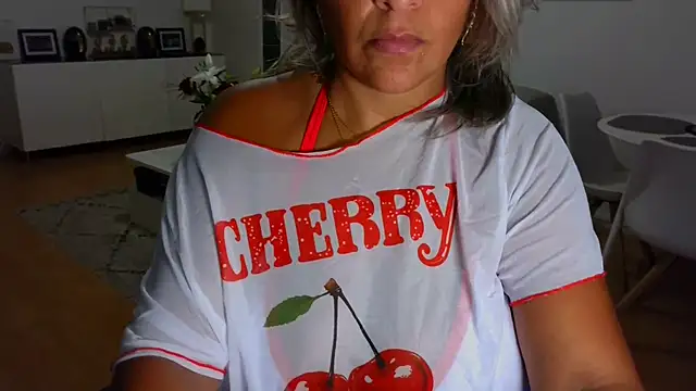 Snapshot of sarametisse26 chatting on September 25, 7:01 am sarametisse26 online show from September 25, 7:01 am