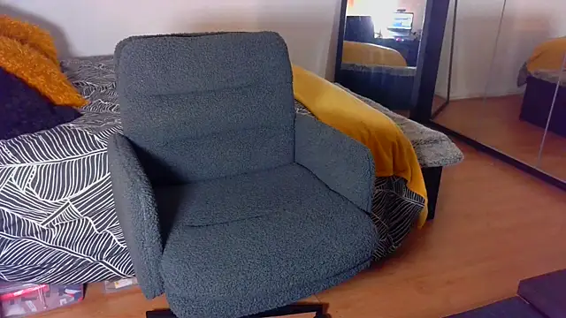 sarametisse26 online show from January 14, 7:14 am