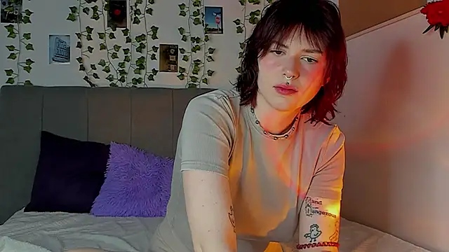 miss Lizzy online show from December 9, 1:07 am