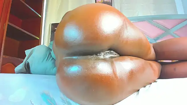 Snapshot of ebonnyygoddes chatting on March 19, 7:06 pm ebonnyygoddes online show from March 19, 7:06 pm