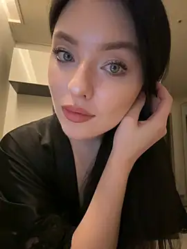 Angela Fosterr online show from June 18, 4:22 pm