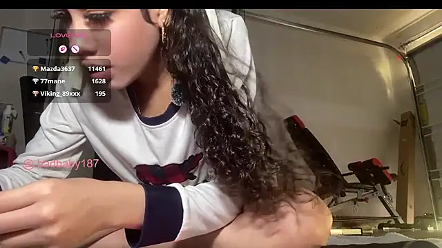Snapshot of badbaby187 chatting on June 2, 3:25 pm badbaby187 online show from June 2, 3:25 pm