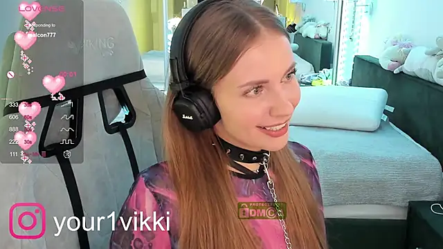 Snapshot of Vikki_Cheese chatting on January 24, 11:12 pm Vikki Cheese online show from January 24, 11:12 pm