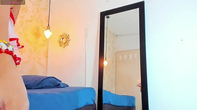 BRITANY WELLS  online show from October 31, 12:06 pm