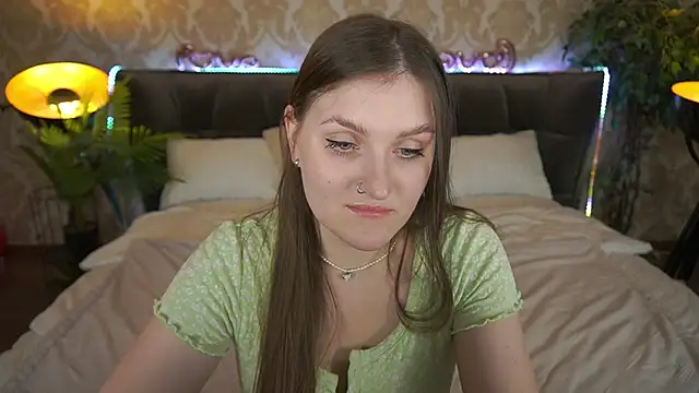 EmmyCharmm online show from February 23, 9:55 am