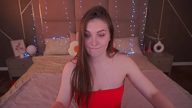 EmmyCharmm online show from March 5, 6:42 am