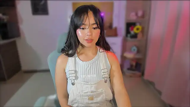 Snapshot of Olivia_xd_ chatting on January 8, 6:52 am Olivia xd online show from January 8, 6:52 am