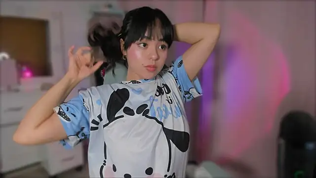 Snapshot of Olivia_xd_ chatting on March 6, 5:57 am Olivia xd online show from March 6, 5:57 am