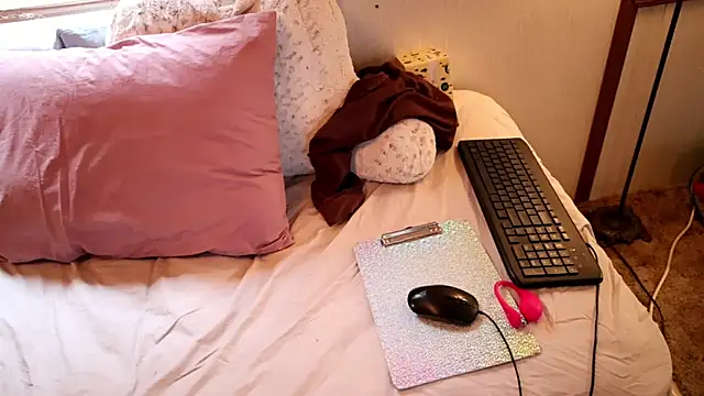 xxpixeyxx online show from November 9, 3:10 pm