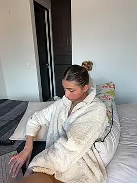 Ameellie online show from February 7, 4:14 pm