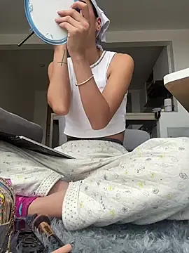 Ameellie online show from March 1, 3:16 pm