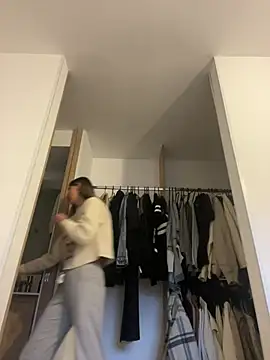 Ameellie online show from March 21, 3:02 pm