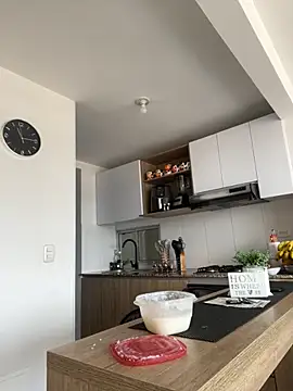 Ameellie online show from September 19, 3:45 pm