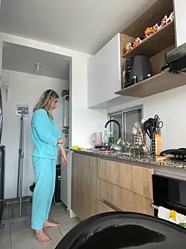 Ameellie online show from October 8, 3:42 pm