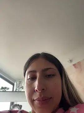 Snapshot of Ameellie chatting on May 21, 3:52 pm Ameellie online show from May 21, 3:52 pm