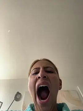 Ameellie online show from June 17, 2:51 pm
