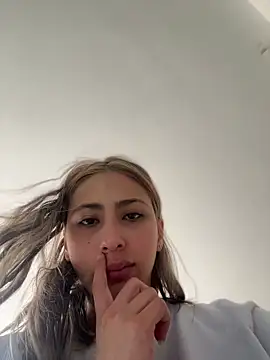 Ameellie online show from June 26, 3:05 pm