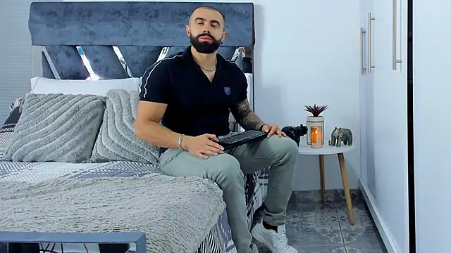 Zack Froone online show from November 24, 3:01 pm