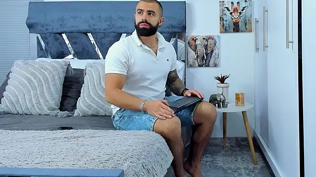 Snapshot of Zack_Froone chatting on June 2, 12:51 pm Zack Froone online show from June 2, 12:51 pm