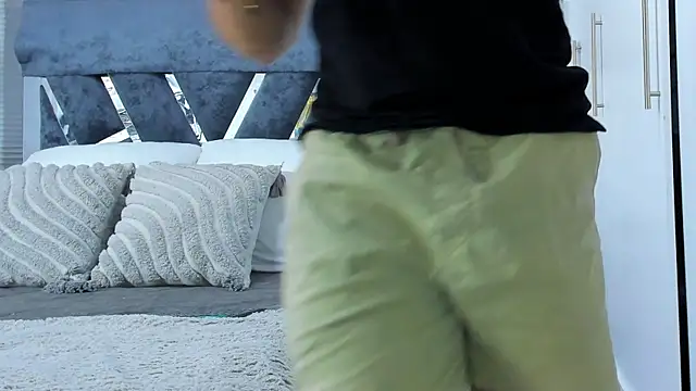 Snapshot of Zack_Froone chatting on July 18, 5:17 pm Zack Froone online show from July 18, 5:17 pm