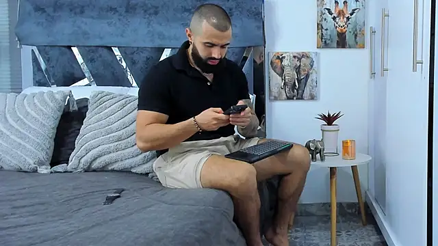 Snapshot of Zack_Froone chatting on July 27, 12:56 pm Zack Froone online show from July 27, 12:56 pm