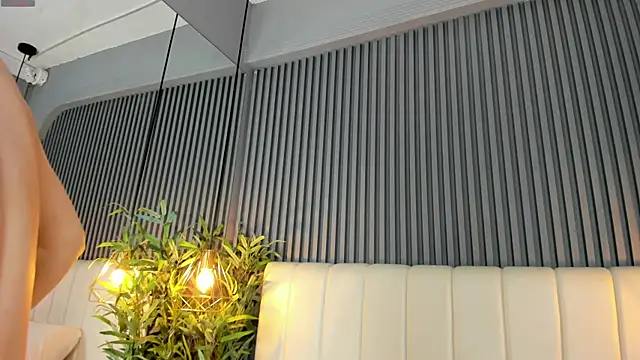 SaraRiley online show from December 14, 10:36 pm