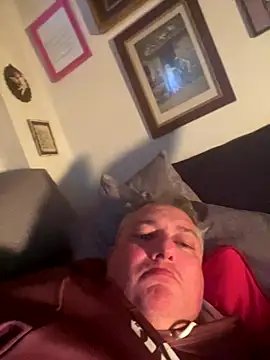 Snapshot of Russirayu chatting on January 8, 3:14 pm Russirayu online show from January 8, 3:14 pm